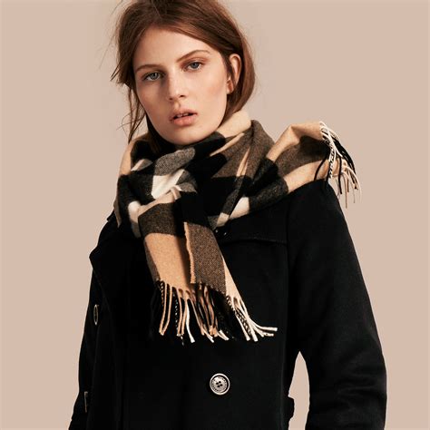 Calling all Burberry Cashmere Scarf owners! 